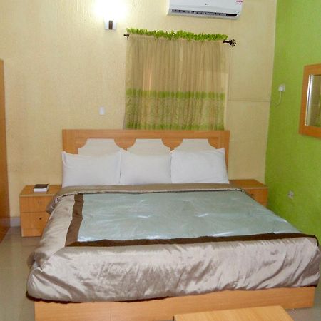 Ostra Hotels Bale Akiosi Exterior photo